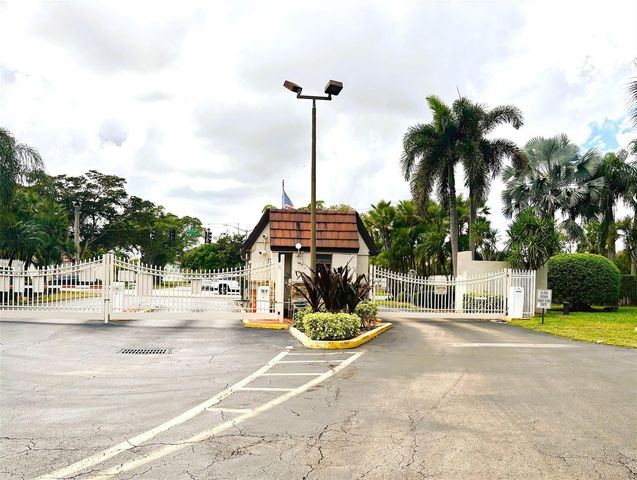 3940 Inverrary Boulevard 701a, Lauderhill, FL 33319