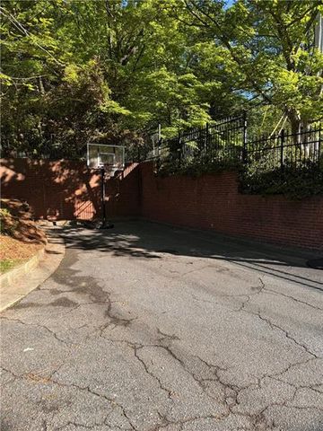 6 Bohler Pointe NW, Atlanta, GA 30327