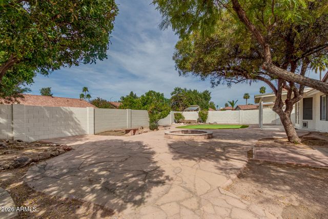 832 N ALVARO Circle, Mesa, AZ 85205