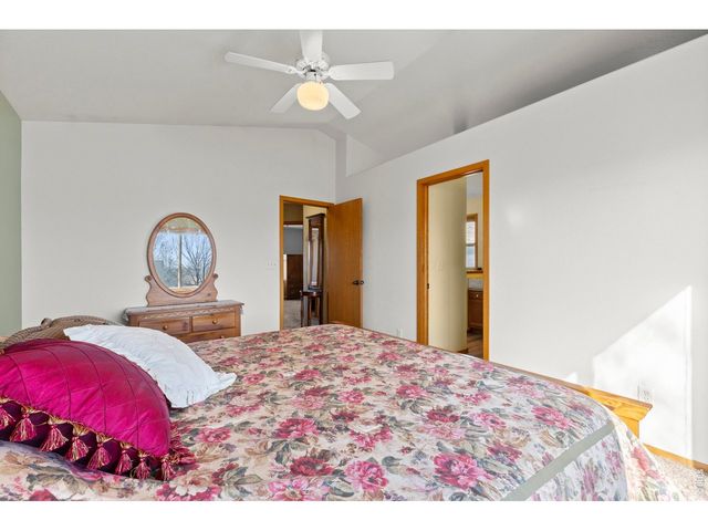 302 E 40th St, Loveland, CO 80538