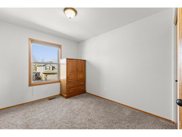302 E 40th St, Loveland, CO 80538