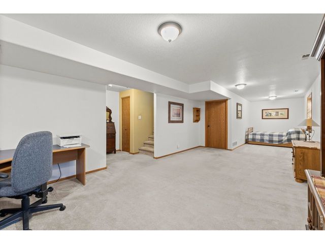 302 E 40th St, Loveland, CO 80538