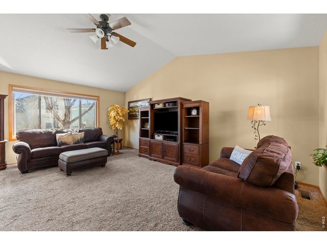 302 E 40th St, Loveland, CO 80538