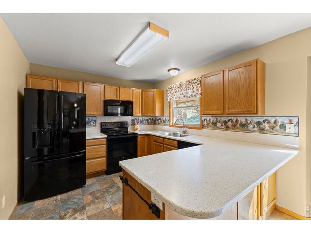 302 E 40th St, Loveland, CO 80538
