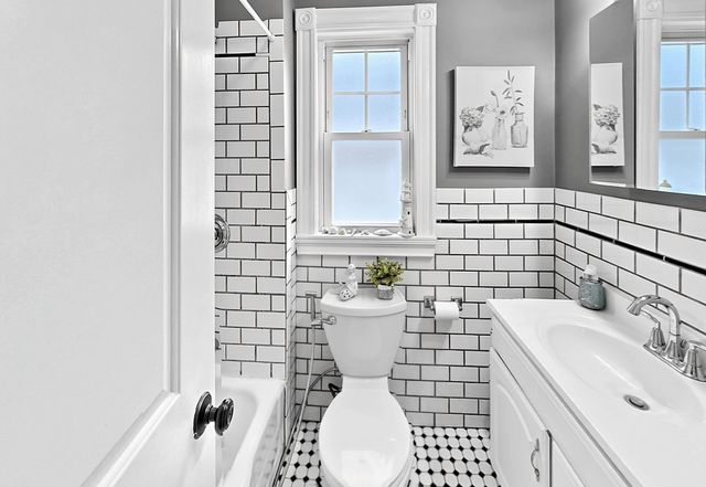 316 Bowdoin St, Winthrop, MA 02152