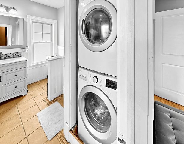 316 Bowdoin St, Winthrop, MA 02152