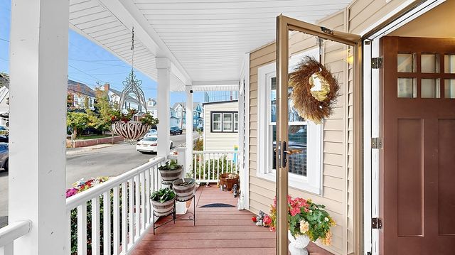 316 Bowdoin St, Winthrop, MA 02152