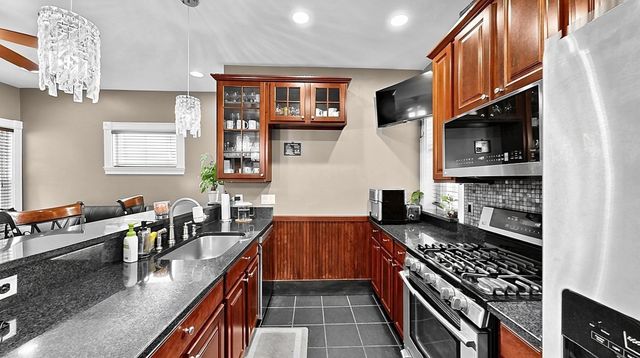 316 Bowdoin St, Winthrop, MA 02152