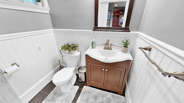 316 Bowdoin St, Winthrop, MA 02152