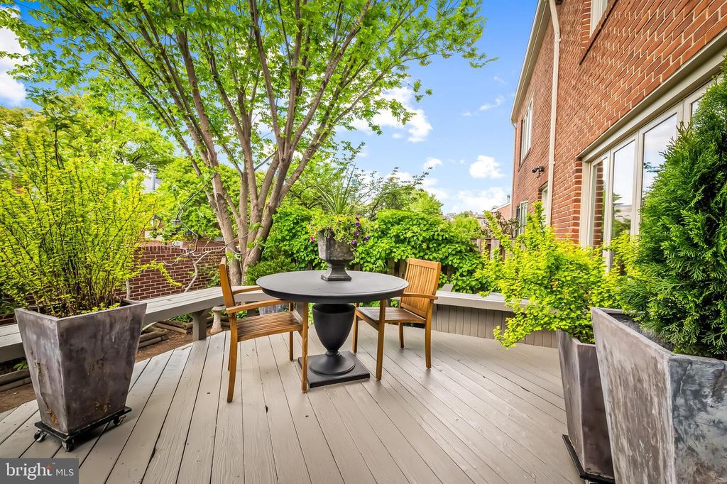 Image 5 of property listing at 256 WAXTER WAY, Baltimore, MD 21217