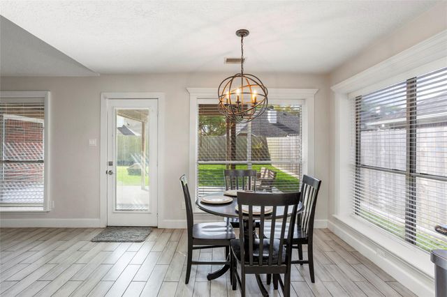 3113 Watercastle Court, League City, TX 77573