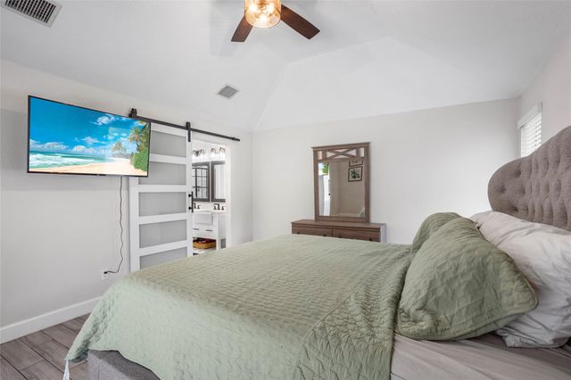 3113 Watercastle Court, League City, TX 77573