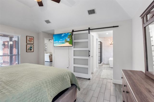 3113 Watercastle Court, League City, TX 77573