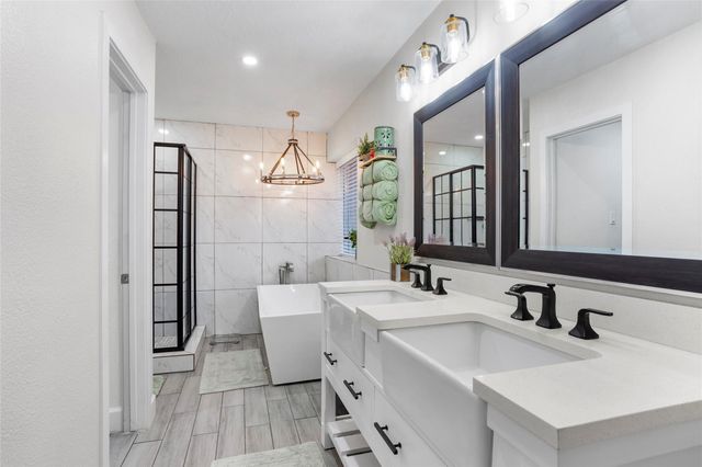 3113 Watercastle Court, League City, TX 77573