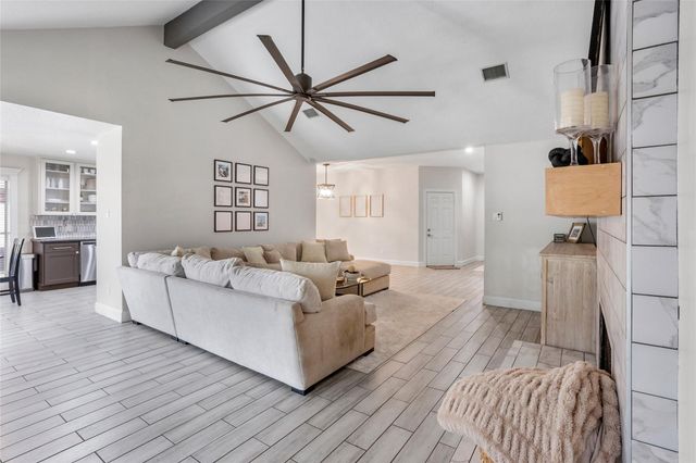 3113 Watercastle Court, League City, TX 77573