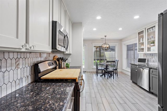 3113 Watercastle Court, League City, TX 77573