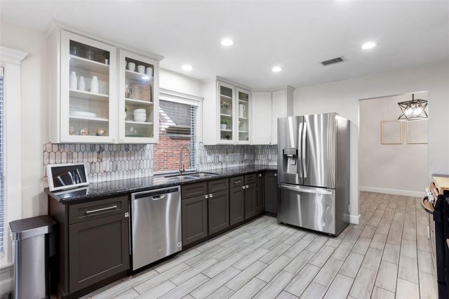 3113 Watercastle Court, League City, TX 77573