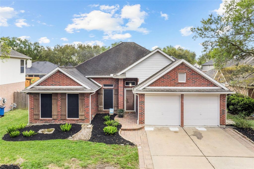 3113 Watercastle Court, League City, TX 77573