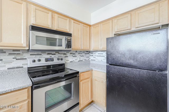 11640 N 51ST Avenue 212, Glendale, AZ 85304