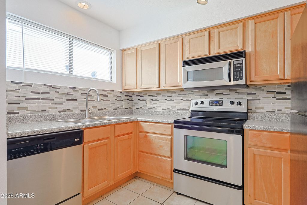 11640 N 51ST Avenue 212, Glendale, AZ 85304 — photo 2