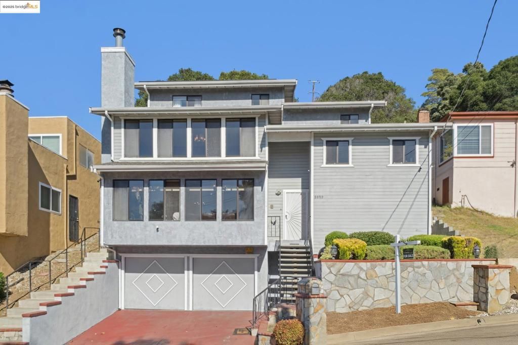 9090 Castlewood St, Oakland, CA 94605