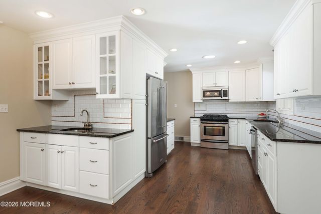 7 Rutgers Drive, Fair Haven, NJ 07704