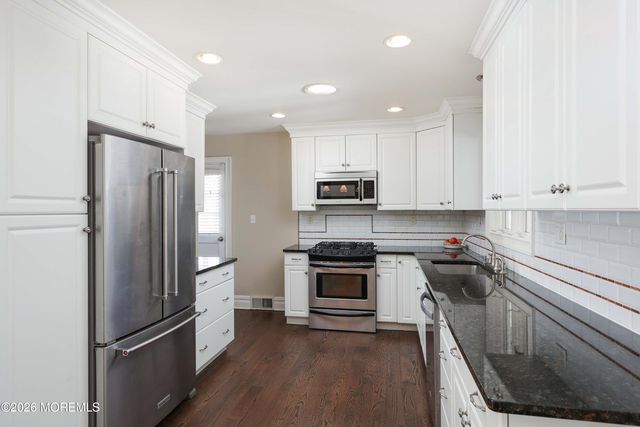 7 Rutgers Drive, Fair Haven, NJ 07704