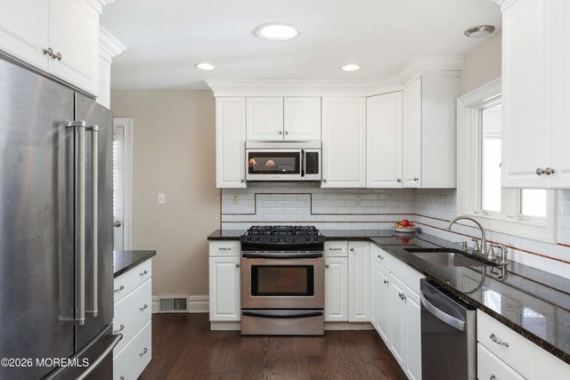 7 Rutgers Drive, Fair Haven, NJ 07704