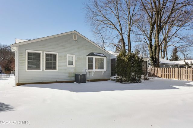 7 Rutgers Drive, Fair Haven, NJ 07704