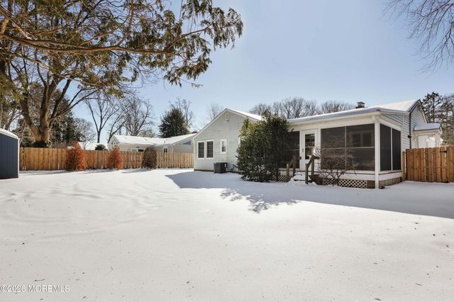 7 Rutgers Drive, Fair Haven, NJ 07704