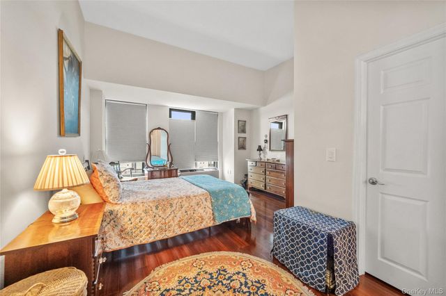 100 New Roc City Plaza 104, New Rochelle, NY 10801