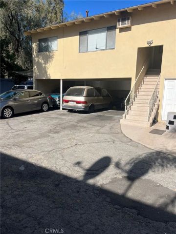 15816 Sherman Way, Van Nuys, CA 91496