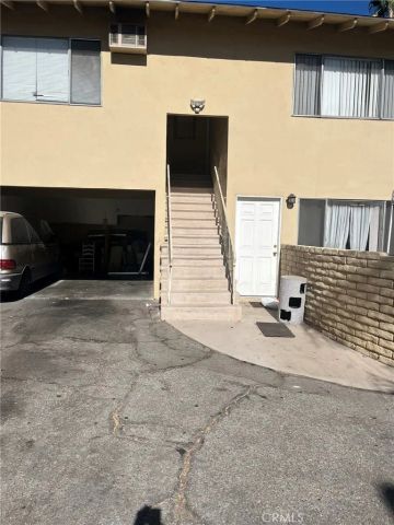 15816 Sherman Way, Van Nuys, CA 91496
