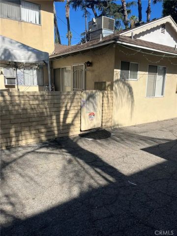 15816 Sherman Way, Van Nuys, CA 91496