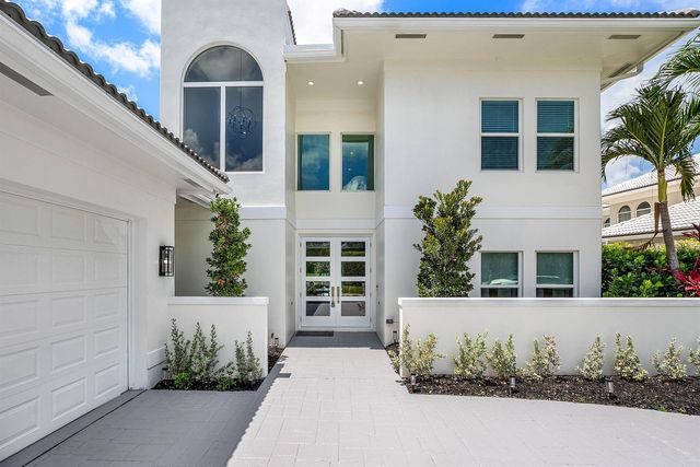 9701 Spray Drive, West Palm Beach, FL 33411