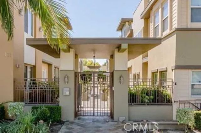 441 N Los Robles 16, Pasadena, CA 91101