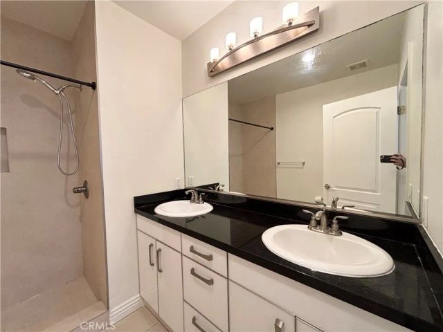 441 N Los Robles 16, Pasadena, CA 91101