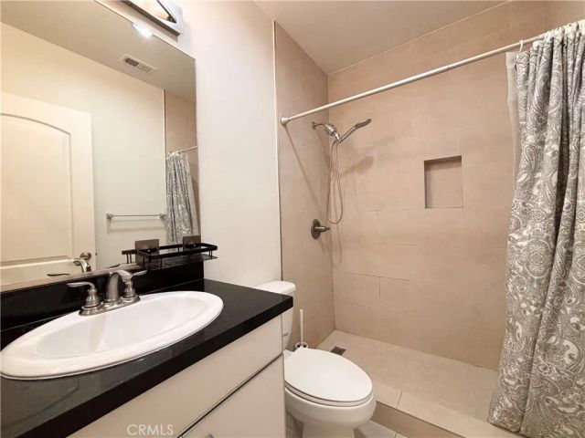 441 N Los Robles 16, Pasadena, CA 91101