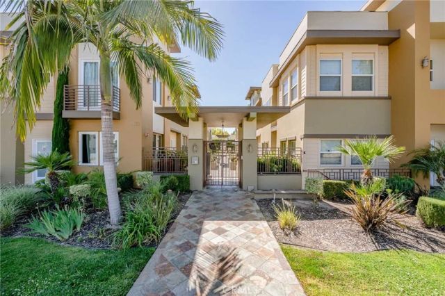 441 N Los Robles 16, Pasadena, CA 91101