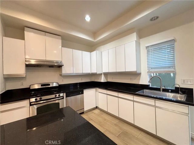 441 N Los Robles 16, Pasadena, CA 91101