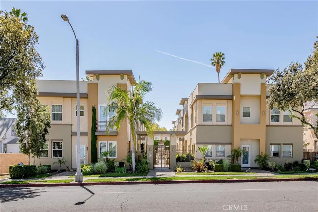 441 N Los Robles 16, Pasadena, CA 91101