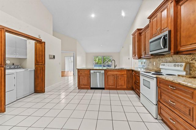 18377 Fresh Lake Way, Boca Raton, FL 33498