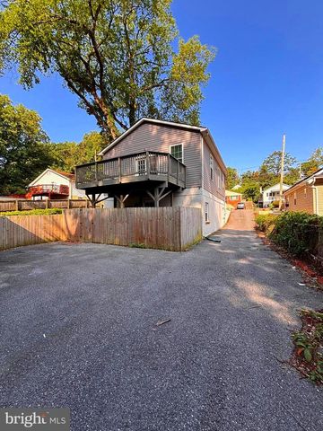 1216 NOVA AVE, Capitol Heights, MD 20743