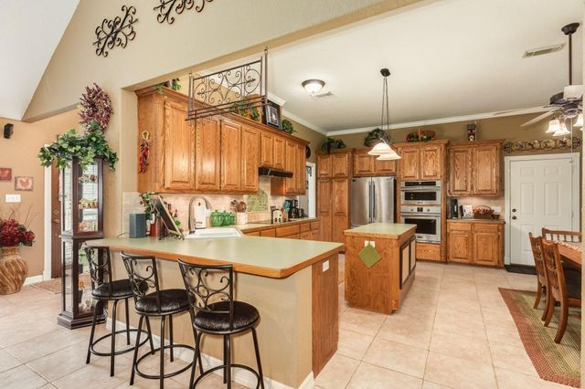 2403 Whitetail Lane, Lake Jackson, TX 77566