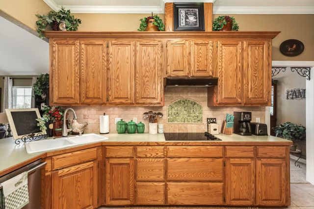 2403 Whitetail Lane, Lake Jackson, TX 77566