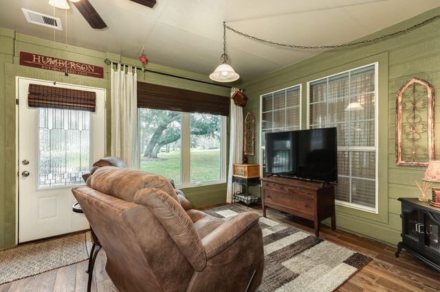 2403 Whitetail Lane, Lake Jackson, TX 77566