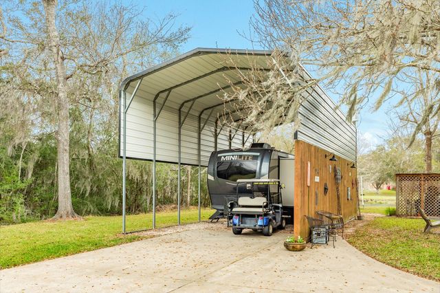 2403 Whitetail Lane, Lake Jackson, TX 77566