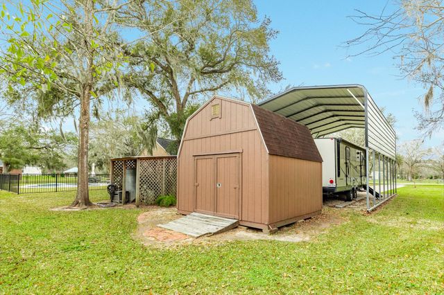 2403 Whitetail Lane, Lake Jackson, TX 77566