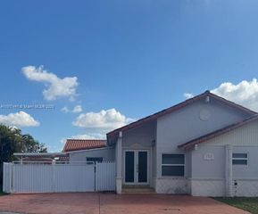765 SW 101st Ct Cir, Miami, FL 33174