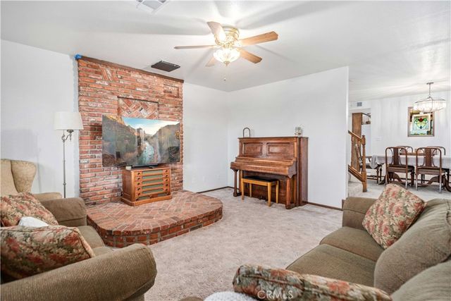 8556 W Avenue E8, Lancaster, CA 93536